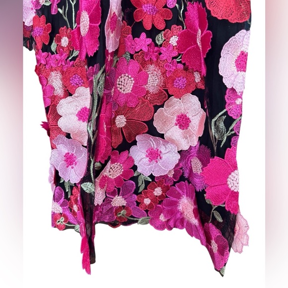 NWT Avec Les Filles Black Pink Daisy Embroidered Mesh Mini Dress Size 2 - Picture 3 of 7